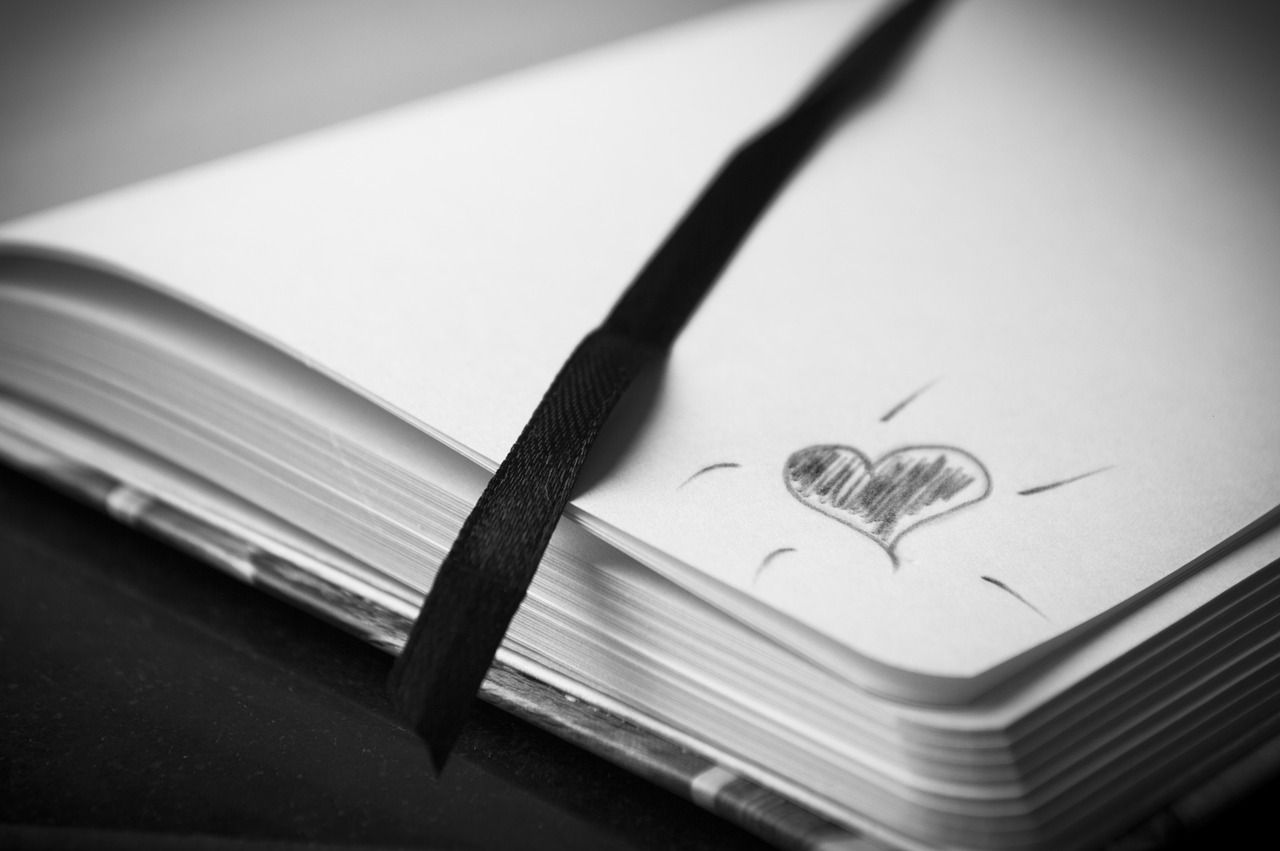 notebook, heart, doodle-2246432.jpg